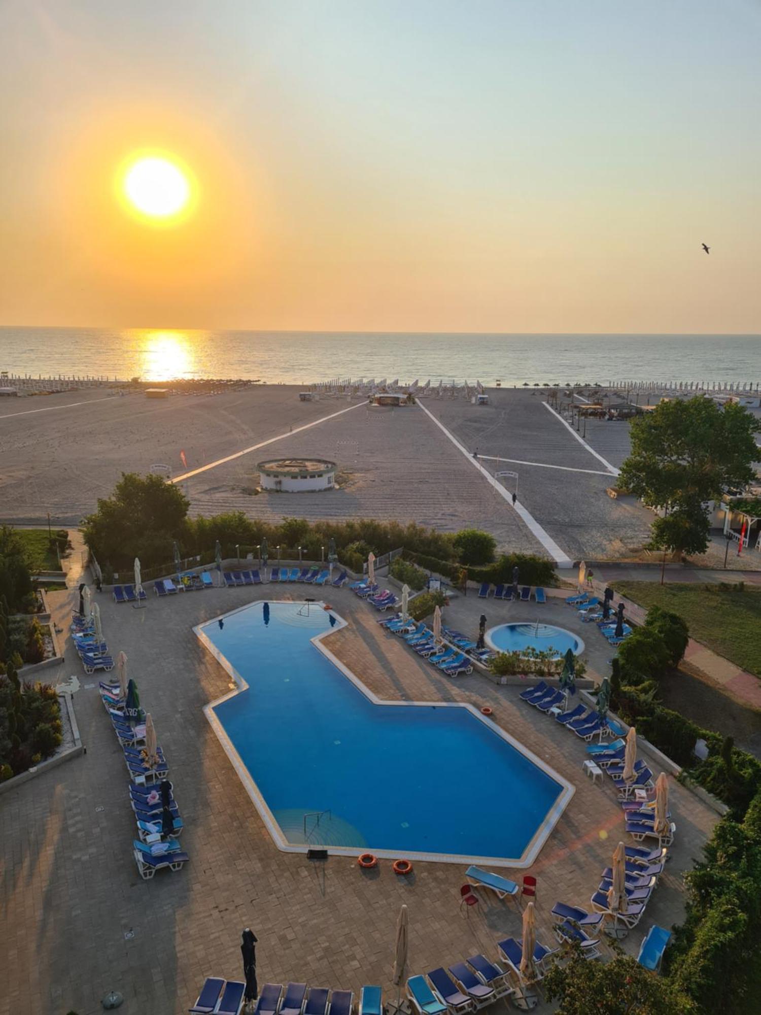 Hotel Comandor Mamaia Exterior foto