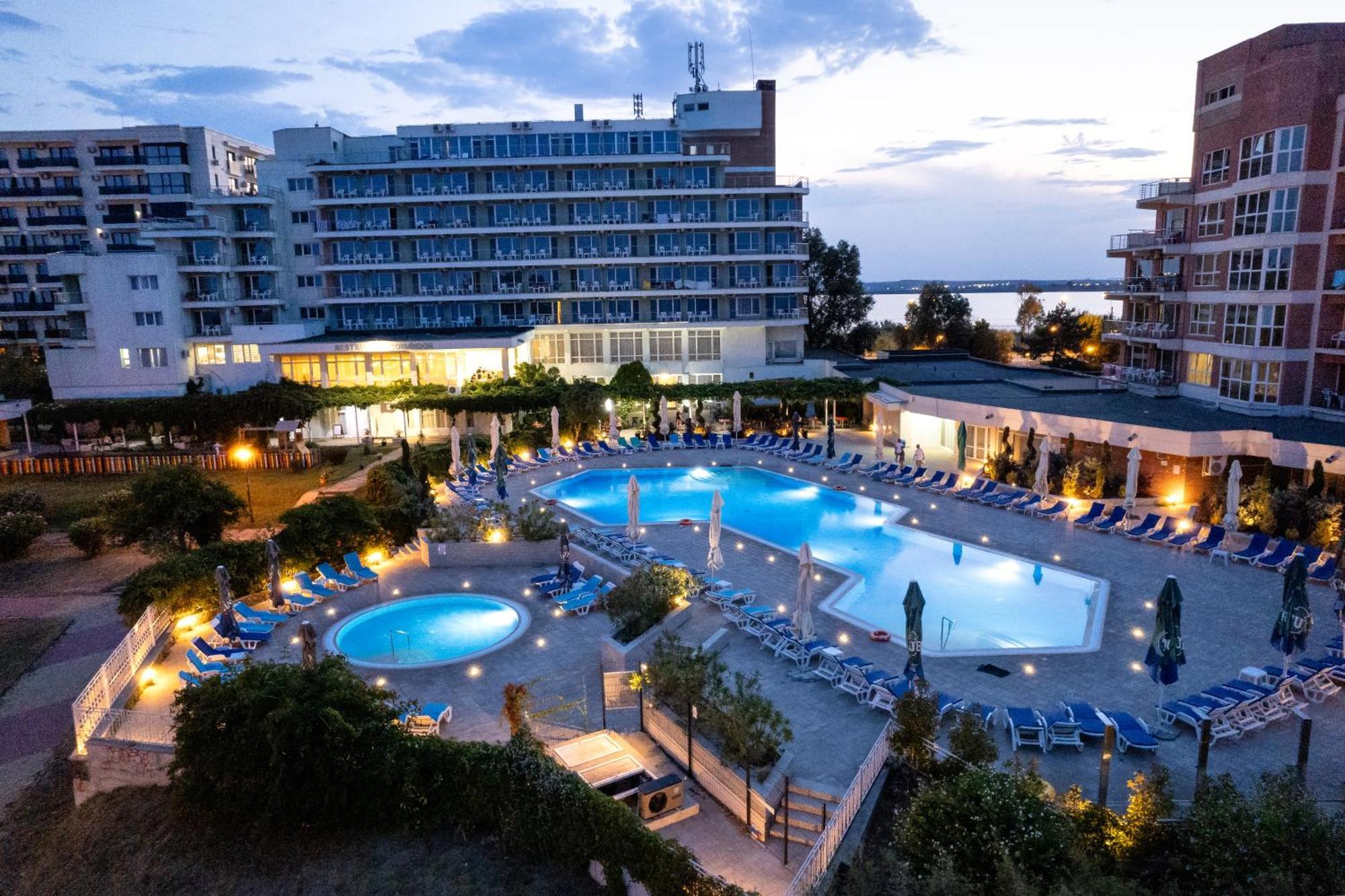 Hotel Comandor Mamaia Exterior foto