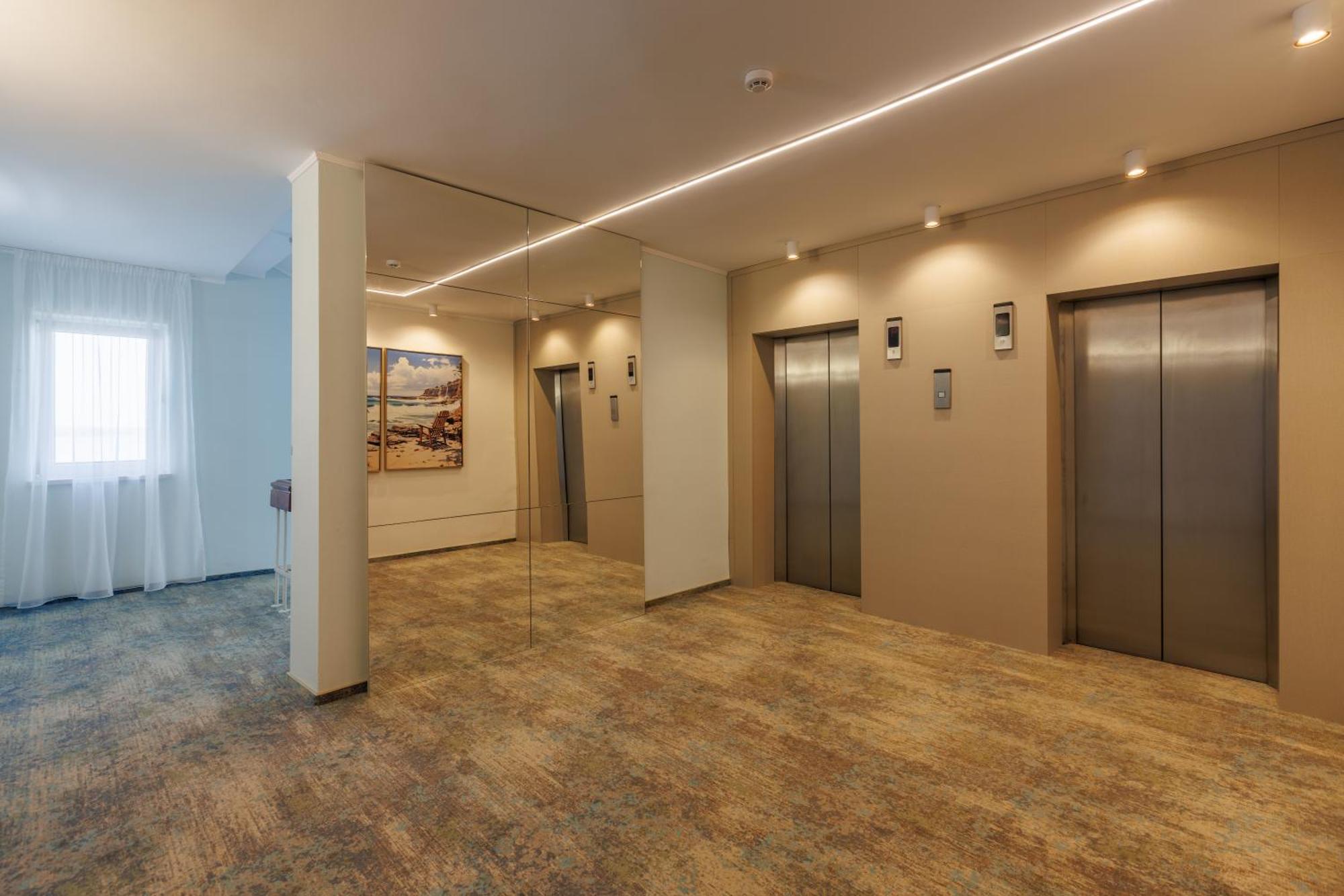 Hotel Comandor Mamaia Exterior foto