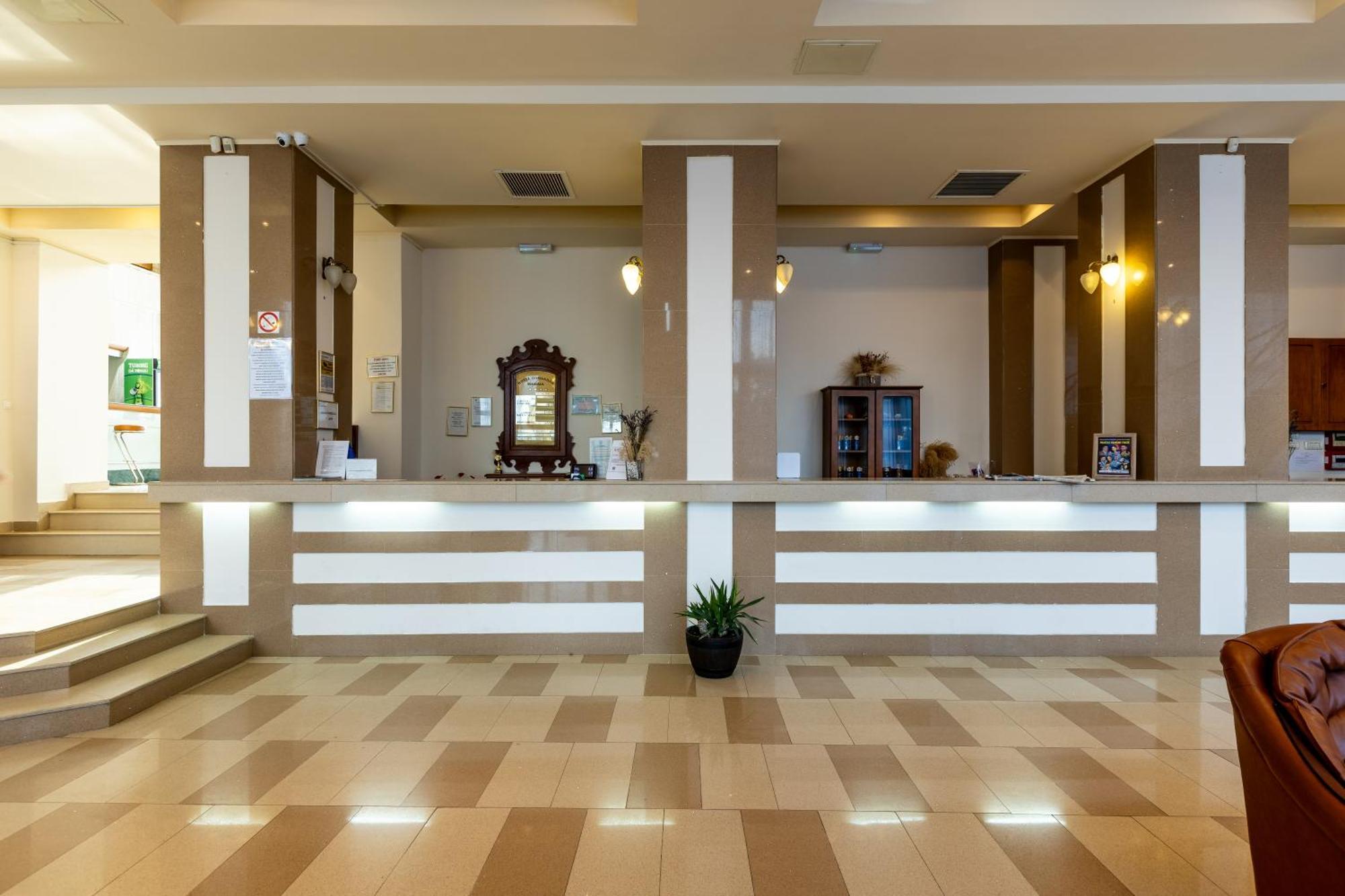 Hotel Comandor Mamaia Exterior foto